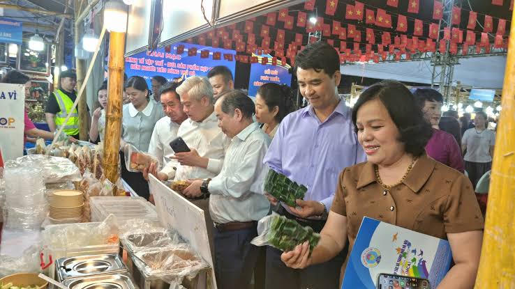  Tuần hàng Việt Nam