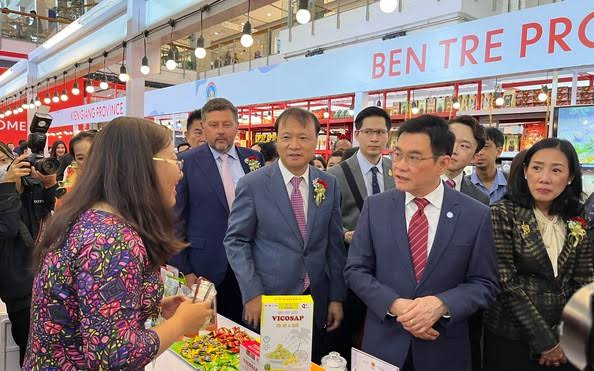 Tuần hàng Việt Nam